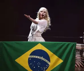 Policía de Brasil impide ataque con bomba en show masivo de Lady Gaga en Río de Janeiro