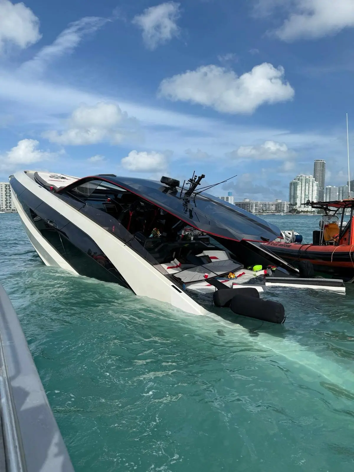 Un Tecnomar for Lamborghini 63, valorado en 4.5 millones de dólares, se hundió frente a las costas de Miami Especial