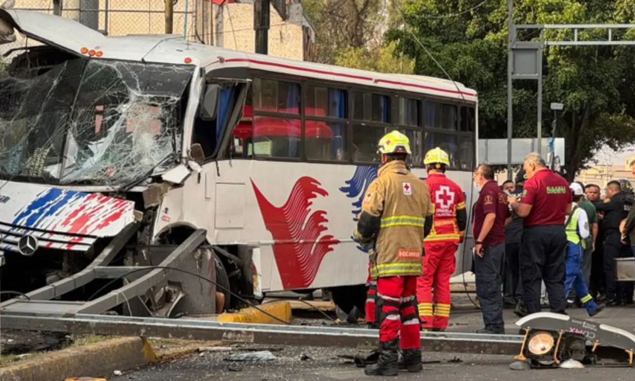  Camión embiste a familia en la GAM: muere madre y su hijo pierde una pierna 