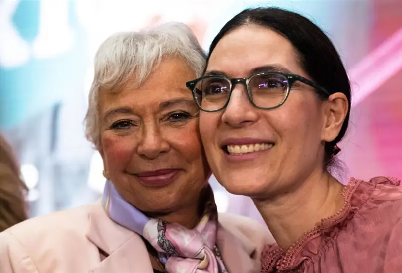 Paula García Villegas es hija de Olga Sánchez Cordero, exministra de la SCJN y actual diputada por Morena. Paula García Villegas es hija de Olga Sánchez Cordero, exministra de la SCJN y actual diputada por Morena.