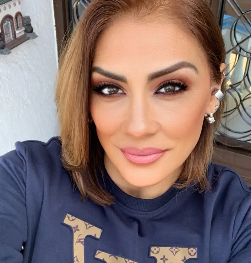 Luego de su paso por la televisión, incursionó en la música con el disco 'Farsante', donde interpretó canciones del género grupero.<br>