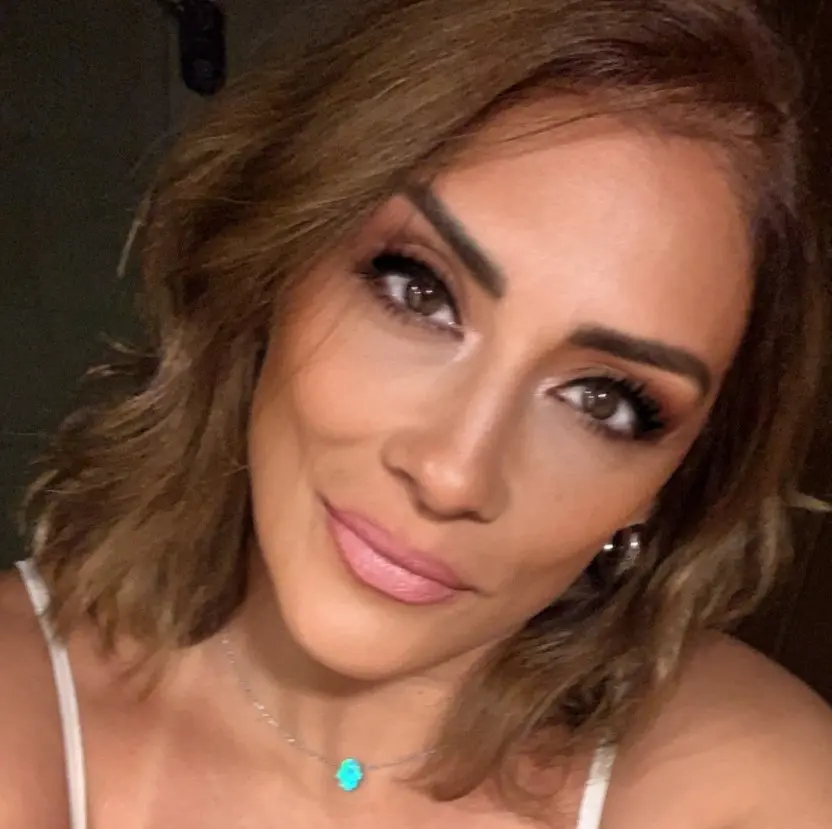 A pesar de los escándalos, continúa dedicándose a la música y ofrece presentaciones privadas.