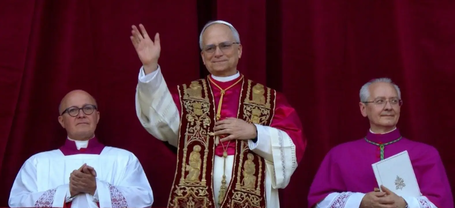  Robert Prevost se constituye como en líder de El Vaticano y pastor máximo de la Iglesia Católica.
 