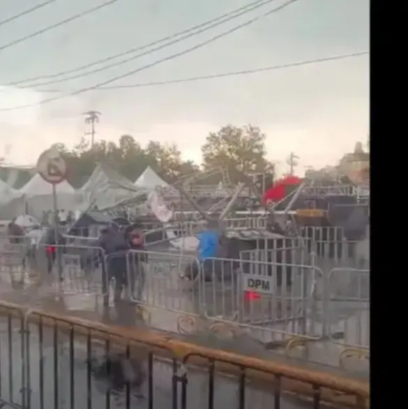 Captan momento en que colapsó escenario en la alcaldía Gustavo A. Madero previó a show del Día de las Madres