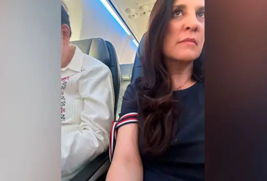 La diputada panista compartió en redes el incómodo momento que vivió al volar junto al senador morenista. La diputada panista compartió en redes el incómodo momento que vivió al volar junto al senador morenista.