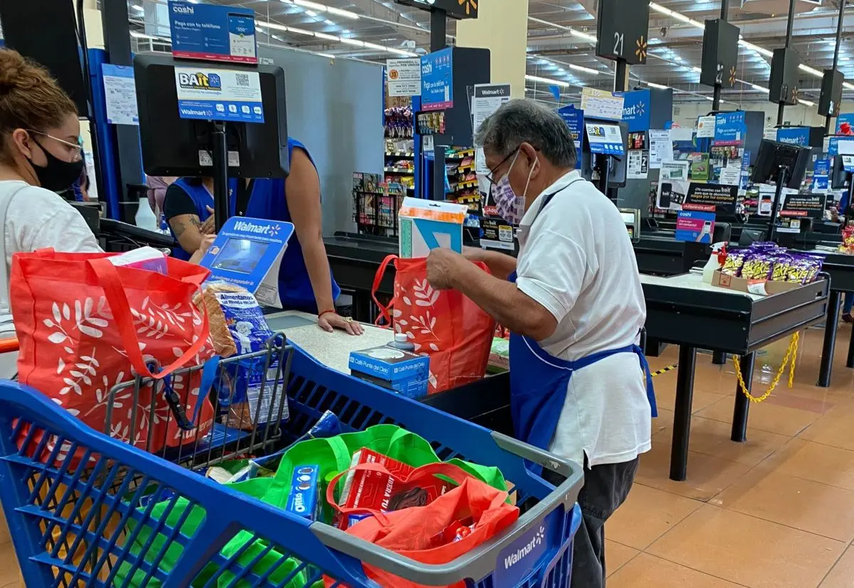 La Ley de Propinas obligará a patrones de restaurantes, bares, gasolineras, hoteles y empresas de reparto a otorgar contratos formales Cuartoscuro.