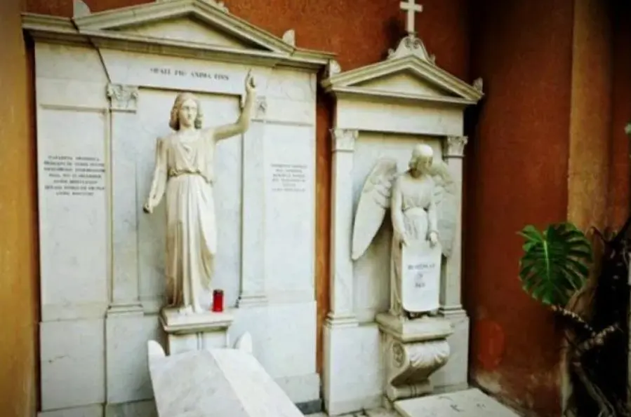 Una persona anónima le habría dicho a la familia Orlandi que Manuela estaba una tumba en el Vaticano. Especial