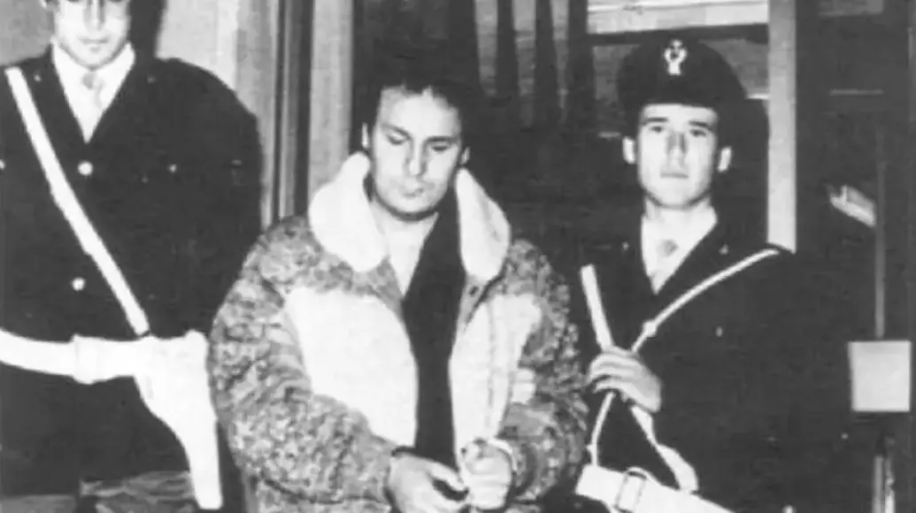 Algunos investigadores dijeron que existía una conexión entre el caso de Emanuela y Enrico De Pedis, uno de los jefes de la mafia Romana. Especial