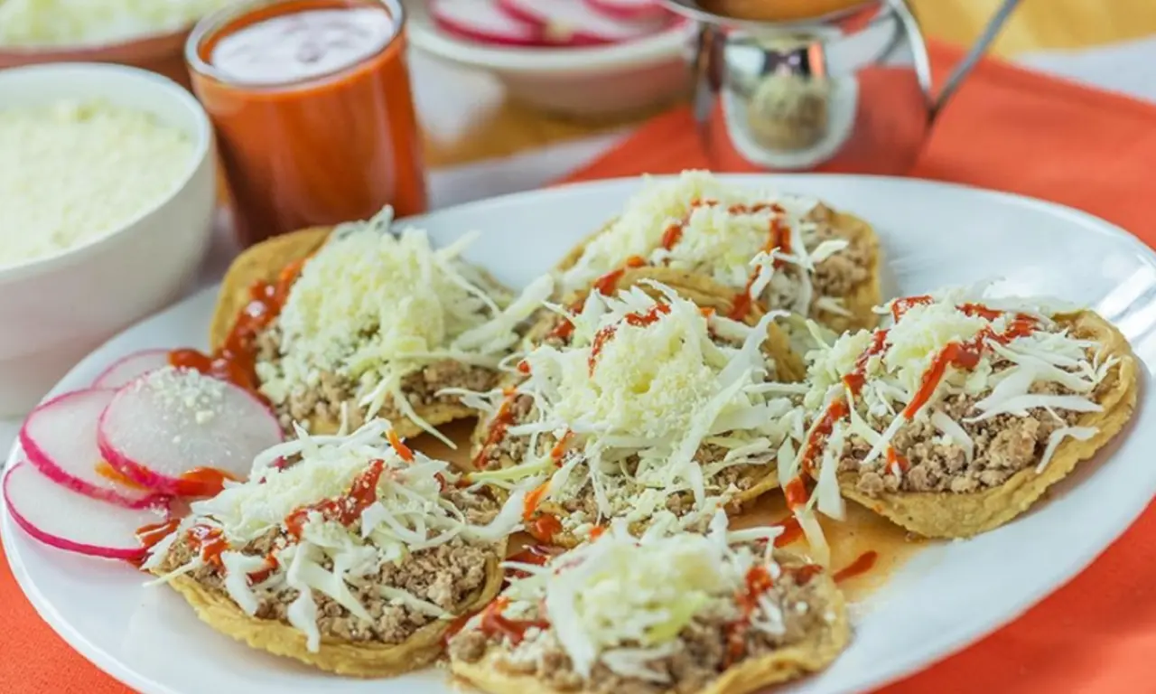  No te pierdas de la gastronomía colimense. 