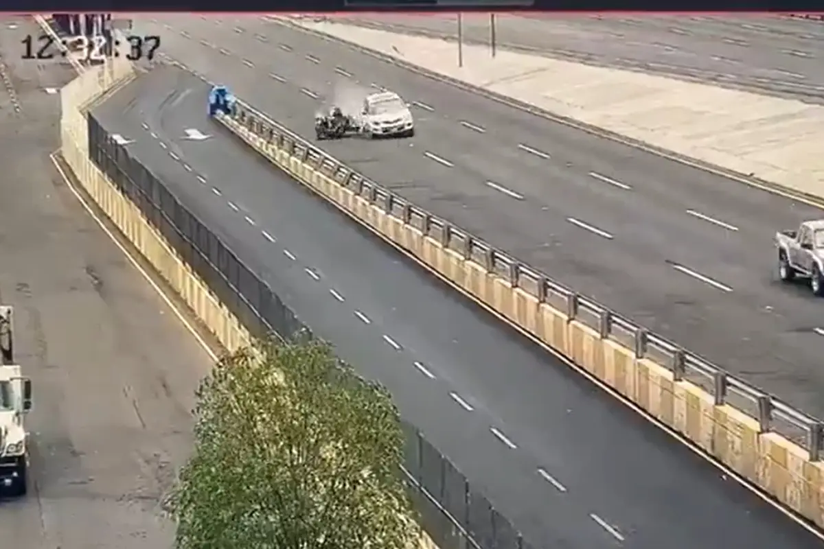  Conductor anónimo embiste a ladrones que viajaban en motocicleta
 