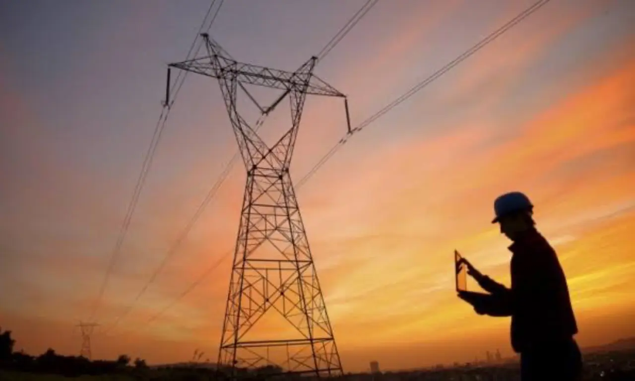  Sener forma comité para regular permisos energéticos con nuevas reglas 