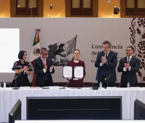 Sheinbaum y empresarios renuevan el Paquete contra la Inflación: canasta básica se mantiene en 910 pesos