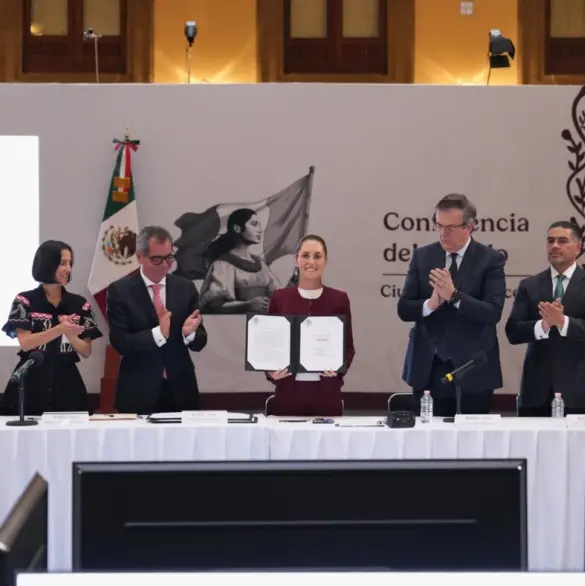 Sheinbaum y empresarios renuevan el Paquete contra la Inflación: canasta básica se mantiene en 910 pesos