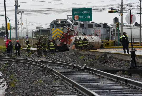 Caminaba con la cabeza agachada y lo arrolló un tren en Toluca Caminaba con la cabeza agachada y lo arrolló un tren en Toluca