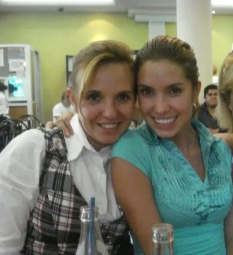 Su debut en televisión ocurrió cuando tenía apenas tres meses, apareciendo en la telenovela 'Seducción' como hija del personaje de Maribel Guardia.<br>