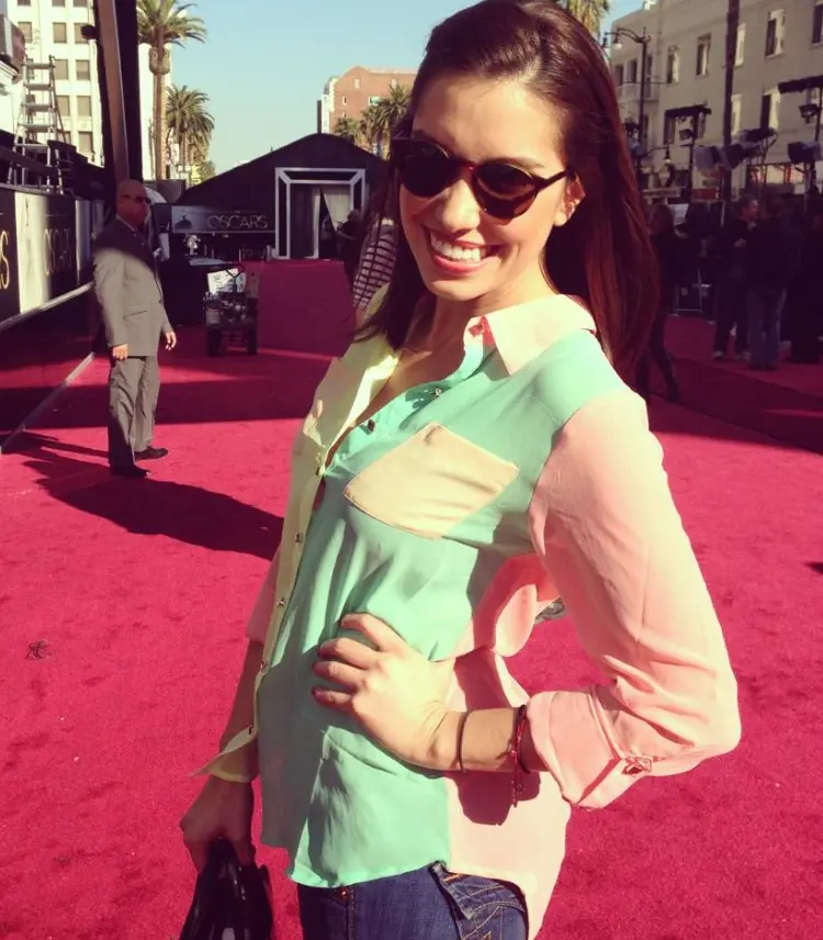 A los 15 años consiguió su primer papel como actriz en la telenovela 'Como en el cine'.