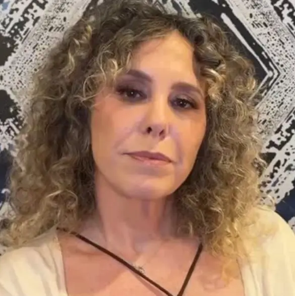 Actriz de Televisa denuncia que fue amenazada por hombres armados por no ceder el paso
