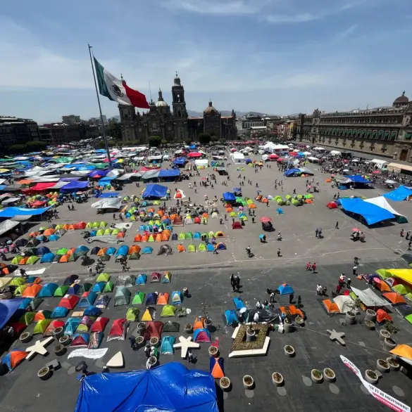 CNTE se planta en el Zócalo pese a aumento salarial de Sheinbaum
