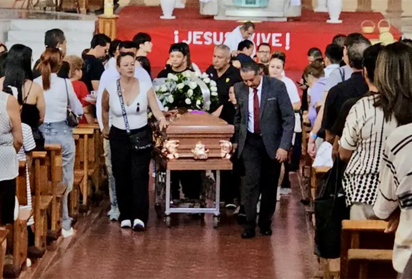 Familiares y amigos despiden a Valeria M&aacute;rquez con misa de cuerpo presente