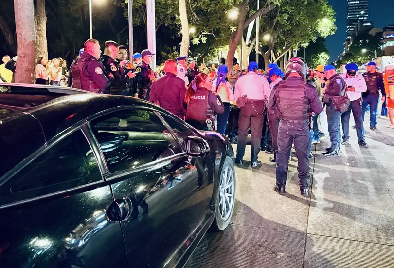 Conductor atropella a varios peatones en Avenida Ju&aacute;rez, frente a la Alameda Central