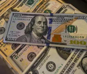 Es discriminatorio: La nueva disputa entre M&eacute;xico y EE.UU. ahora por las remesas