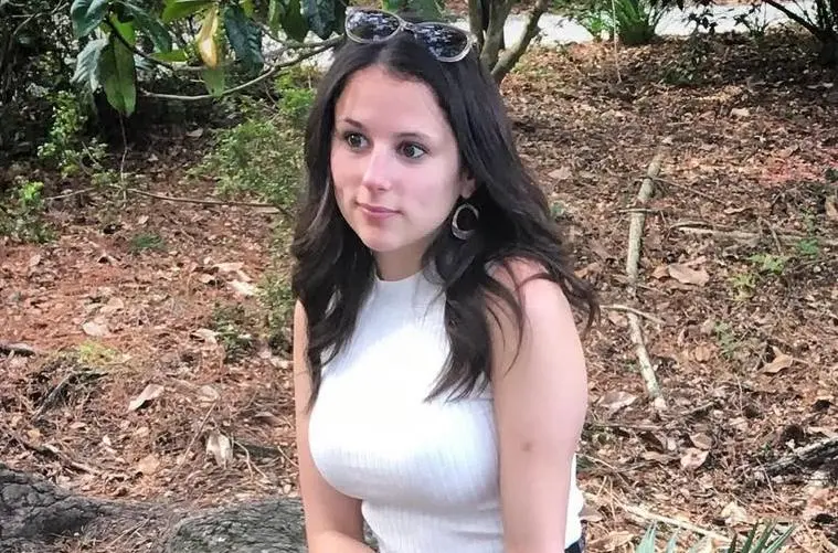 Hallie Kate Eisenberg nació el 2 de agosto de 1992 en East Brunswick, Nueva Jersey, dentro de una familia judía.