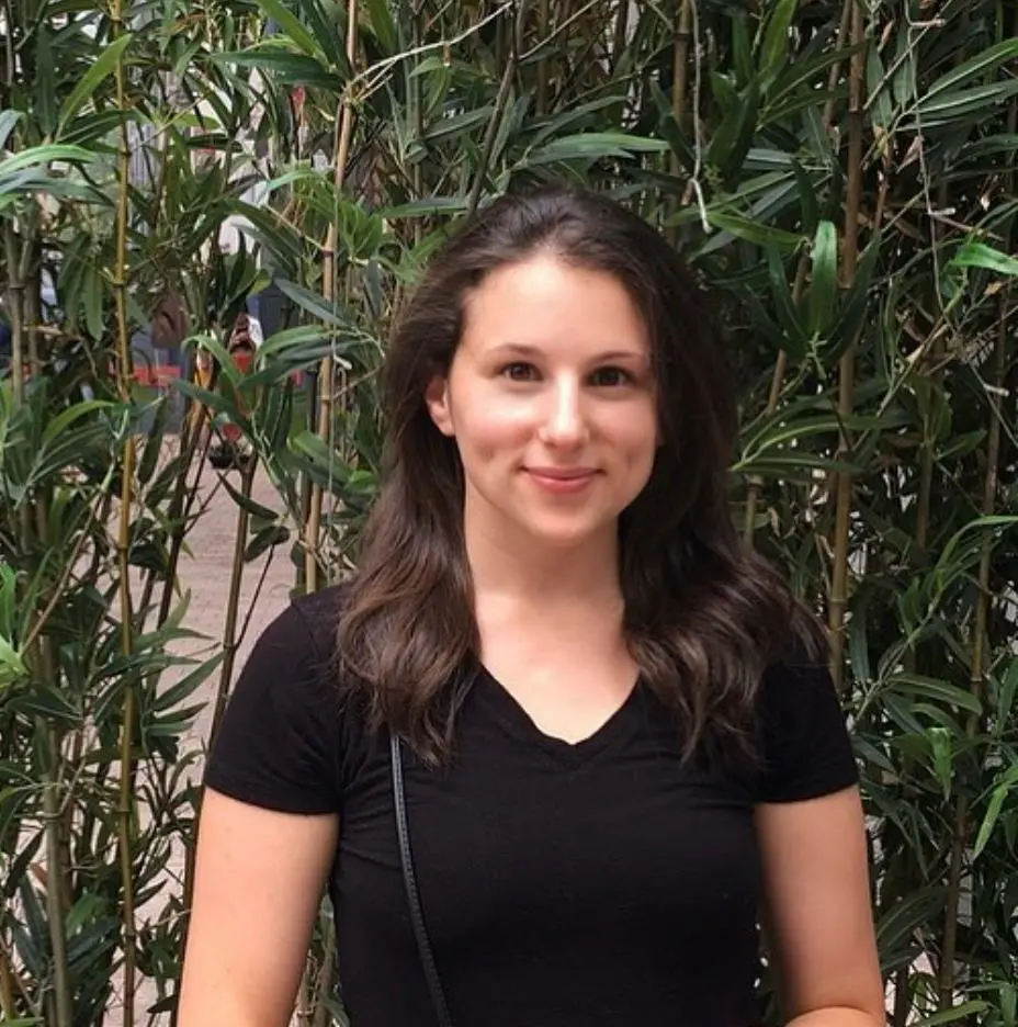 En 2006 formó parte del elenco de la película infantil 'How to Eat Fried Worms', basada en el libro de Thomas Rockwell.