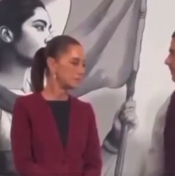El momento en que Harfuch informa a Sheinbaum sobre el asesinato de Ximena Guzmán en plena conferencia