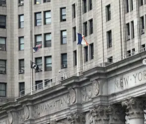 Con banderas a media asta, Nueva York rinde homenaje a víctimas del Buque Cuauhtémoc 