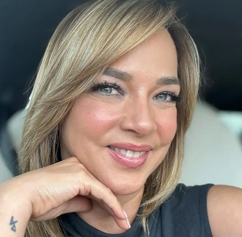 Ahora tiene 54 años y es madre de una hija. Ha sido conductora de programas como 'Hoy día' y también es influencer.