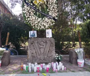 Luto en UNAM: Montan altar en FES Cuautitlán para despedir a cinco estudiantes fallecidos