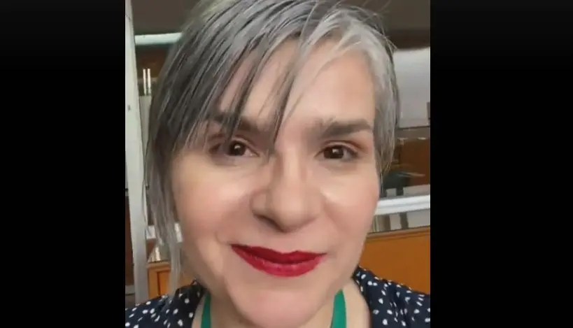 Ahora tiene 47 años, dejó la televisión y ahora se dedica al teatro.