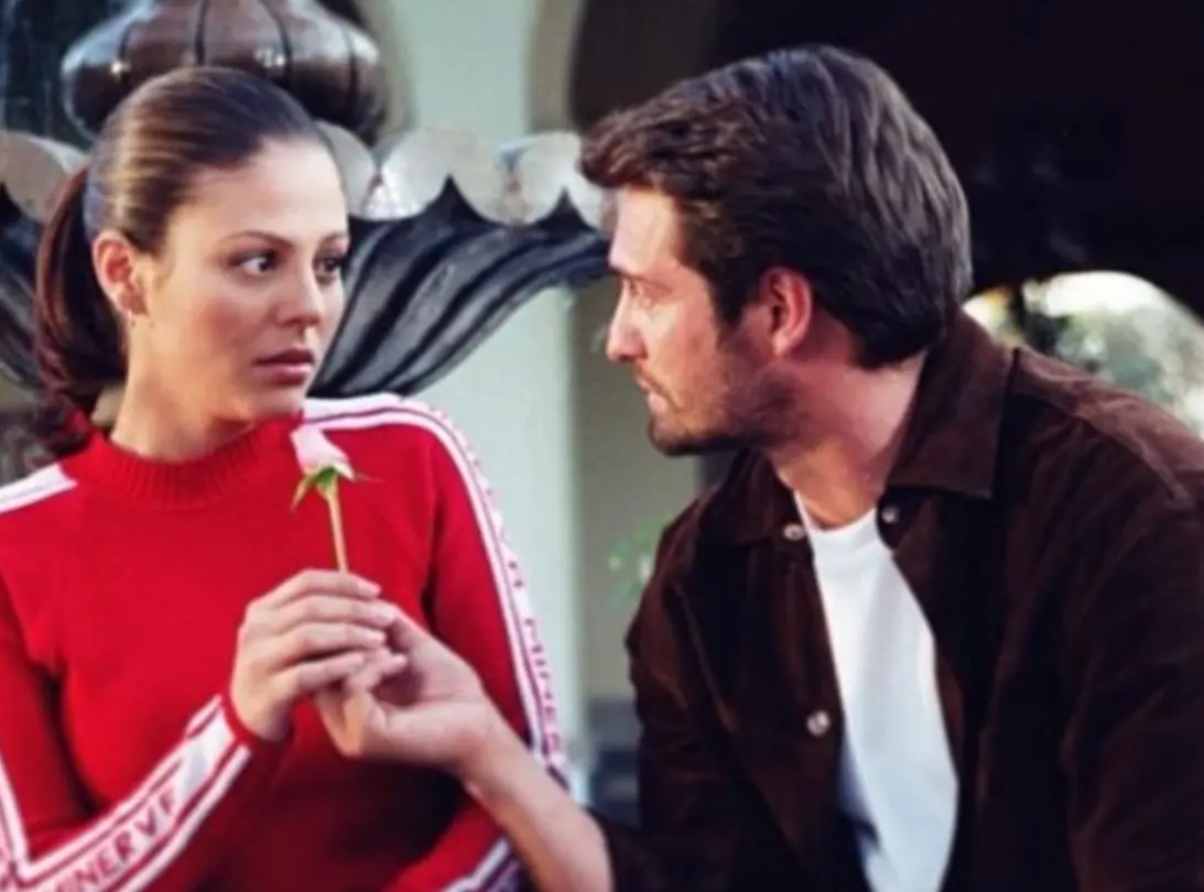 'Locura de amor' fue una popular telenovela juvenil del 2000. La historia gira alrededor de Natalia Sandoval, una joven rica que constantemente se mete en problemas, pero todo cambia cuando llega un nuevo psicólogo a la escuela y se enamora de él. ¿Qué fue del elenco de la telenovela tras 25 años?