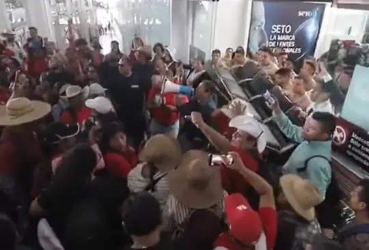 CNTE intensifica presión: exigen diálogo directo con Sheinbaum CNTE intensifica presión: exigen diálogo directo con Sheinbaum