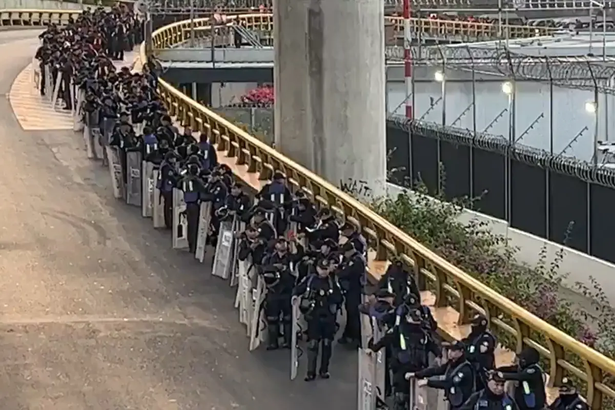  Policía blinda el AICM ante protestas de la CNTE
 