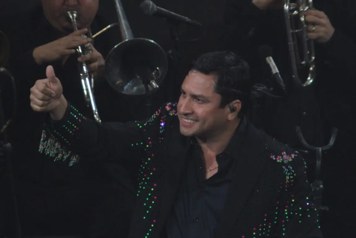 El cantante aseguró que los boletos que se habían adquirido son válidos para el próximo evento. Especial