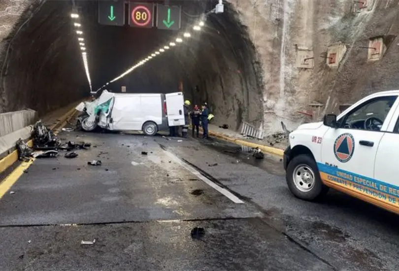 Tragedia en la Superv&iacute;a Poniente: tres j&oacute;venes mueren en fatal choque