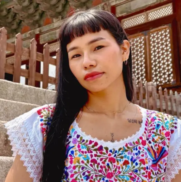 Quién es el padrastro de la influencer Mariel en Corea que abusó de ella