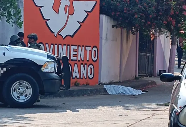 La mujer caminaba por la calle cuando el sujeto la ataco. Especial