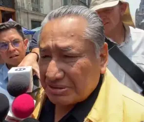 Fiscal del caso Ayotzinapa admite que buscan "cadáveres" de los 43 normalistas; padres exigen su destitución