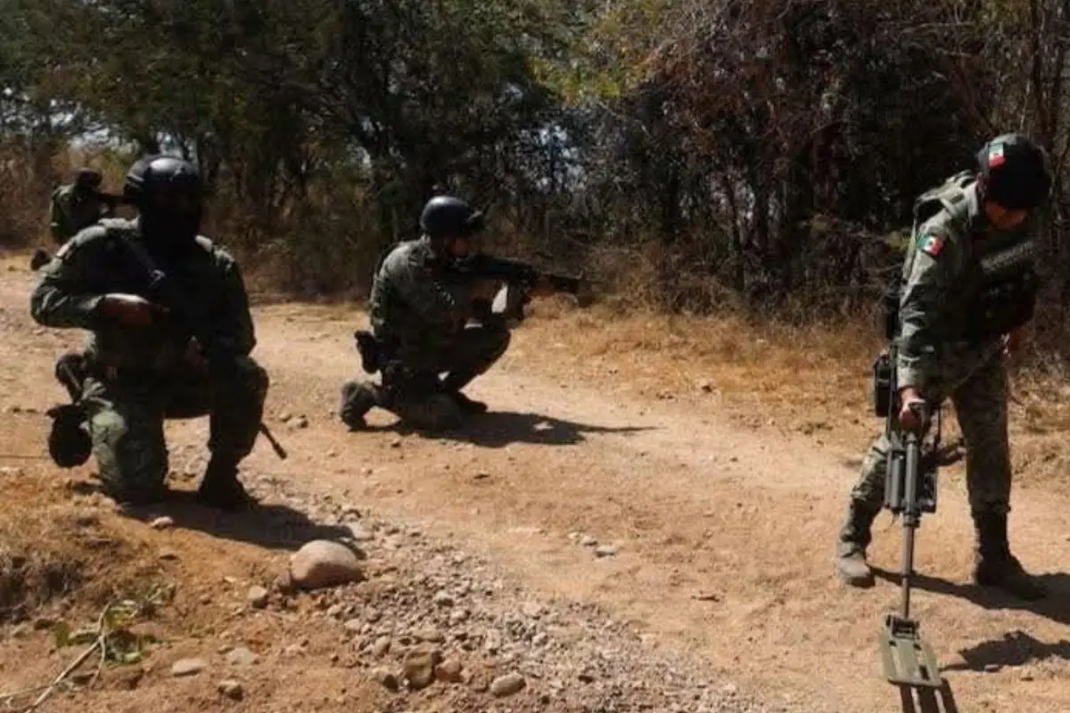  Así es el arsenal de explosivos caseros del narco 