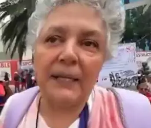 "Ya estuvo suave: Abuelita explota contra maestros por bloqueos en CDMX