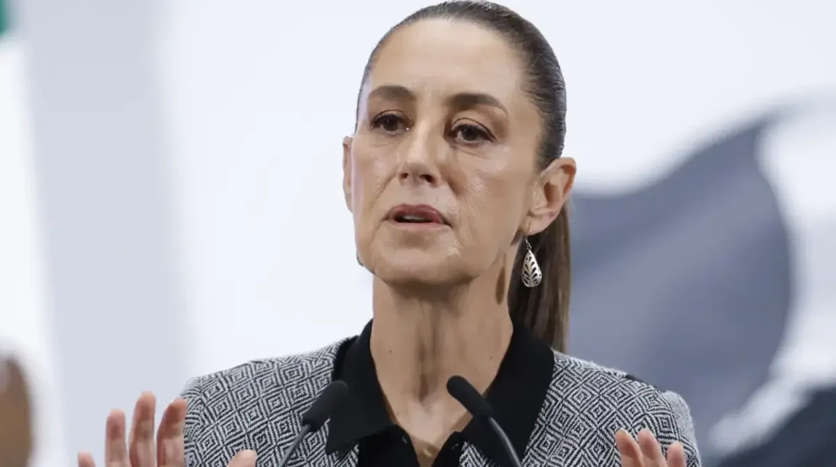  Sheinbaum y CNTE debaten nuevo modelo de pensiones. 