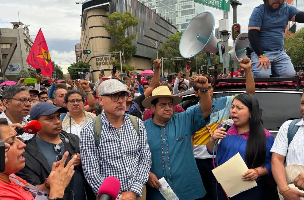 Docentes de la CNTE tras encuentro con autoridades gubernamentales. Especial
