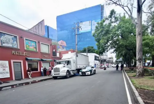 Encuentran cuerpo sin vida debajo de tráiler en Iztapalapa Encuentran cuerpo sin vida debajo de tráiler en Iztapalapa