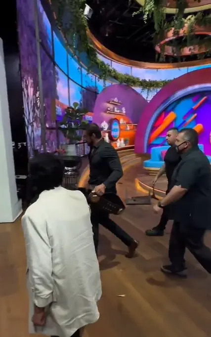 El Patrón destroza set de Venga la Alegría Especial