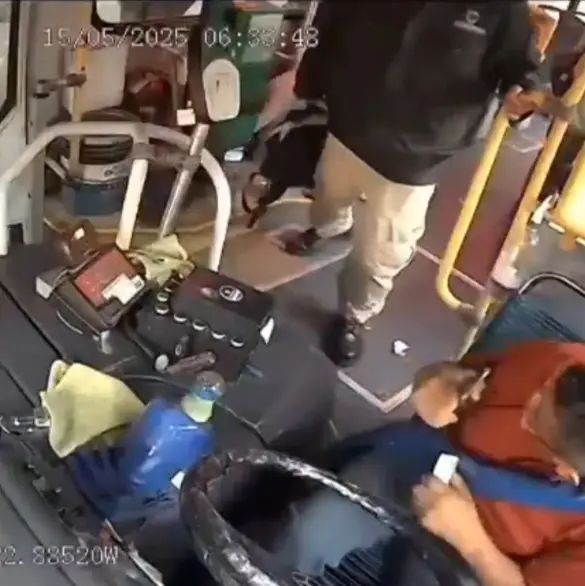 Chofer de autobús queda en coma tras ser golpeado por pasajero en Guadalajara