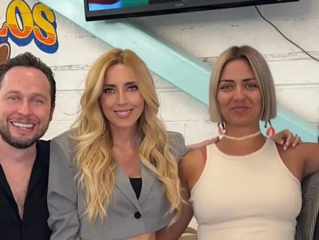 En 2022, regresó temporalmente a México para asistir a la boda de su amiga y también figura pública, Shanik Aspe.<br>