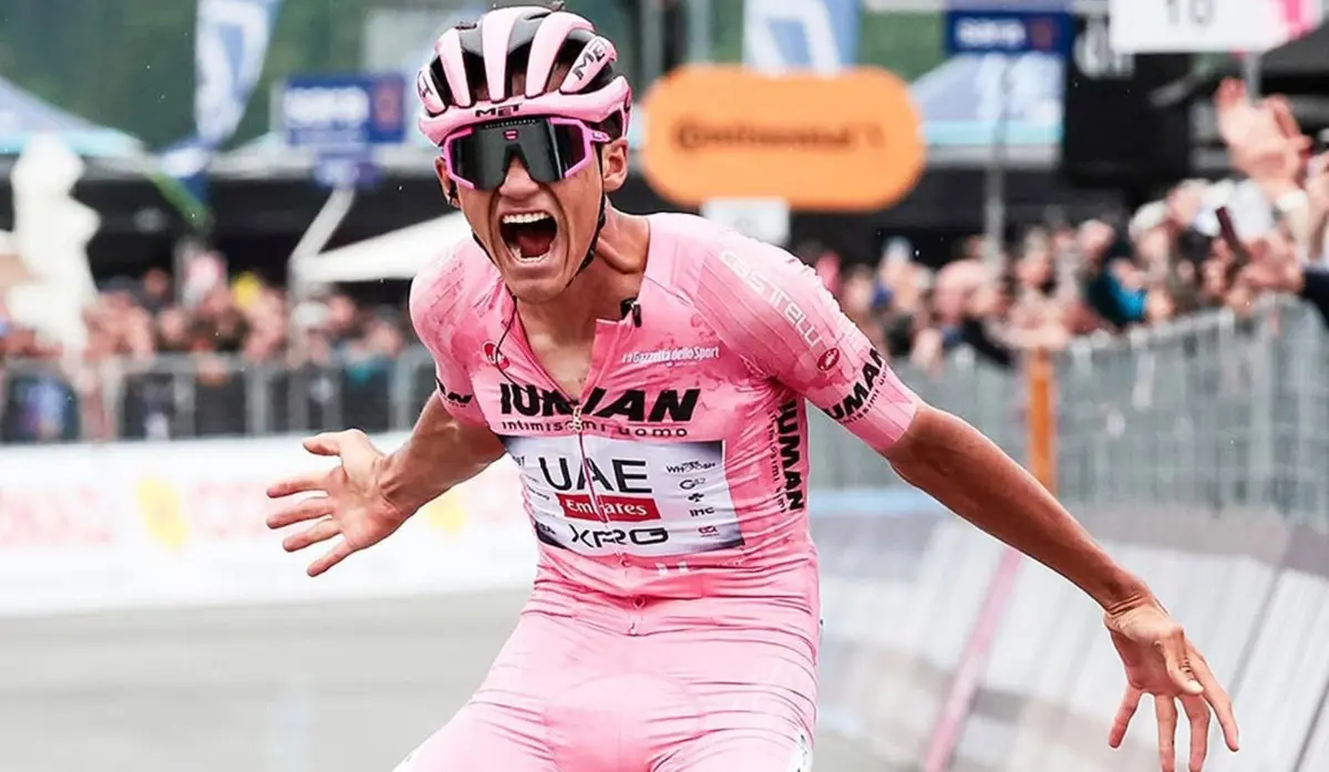 Isaac del Toro cerrará en segundo lugar el Giro de Italia. IG: isaac_deltoro_romero1.