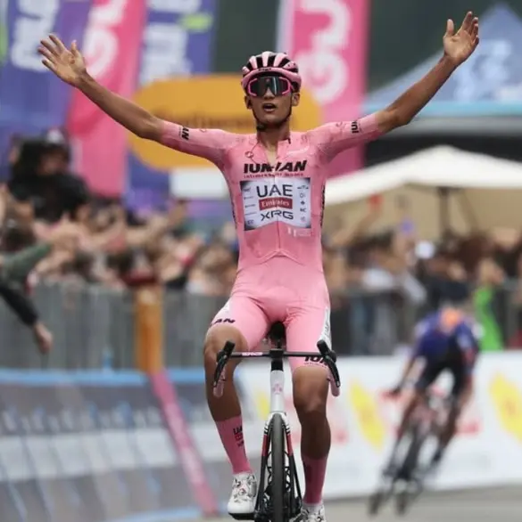 Isaac del Toro, segundo en el Giro de Italia tras dramático cierre en la Etapa 20